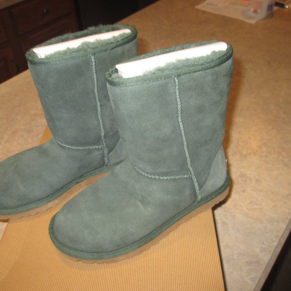 Boots - Picture 3 of 4